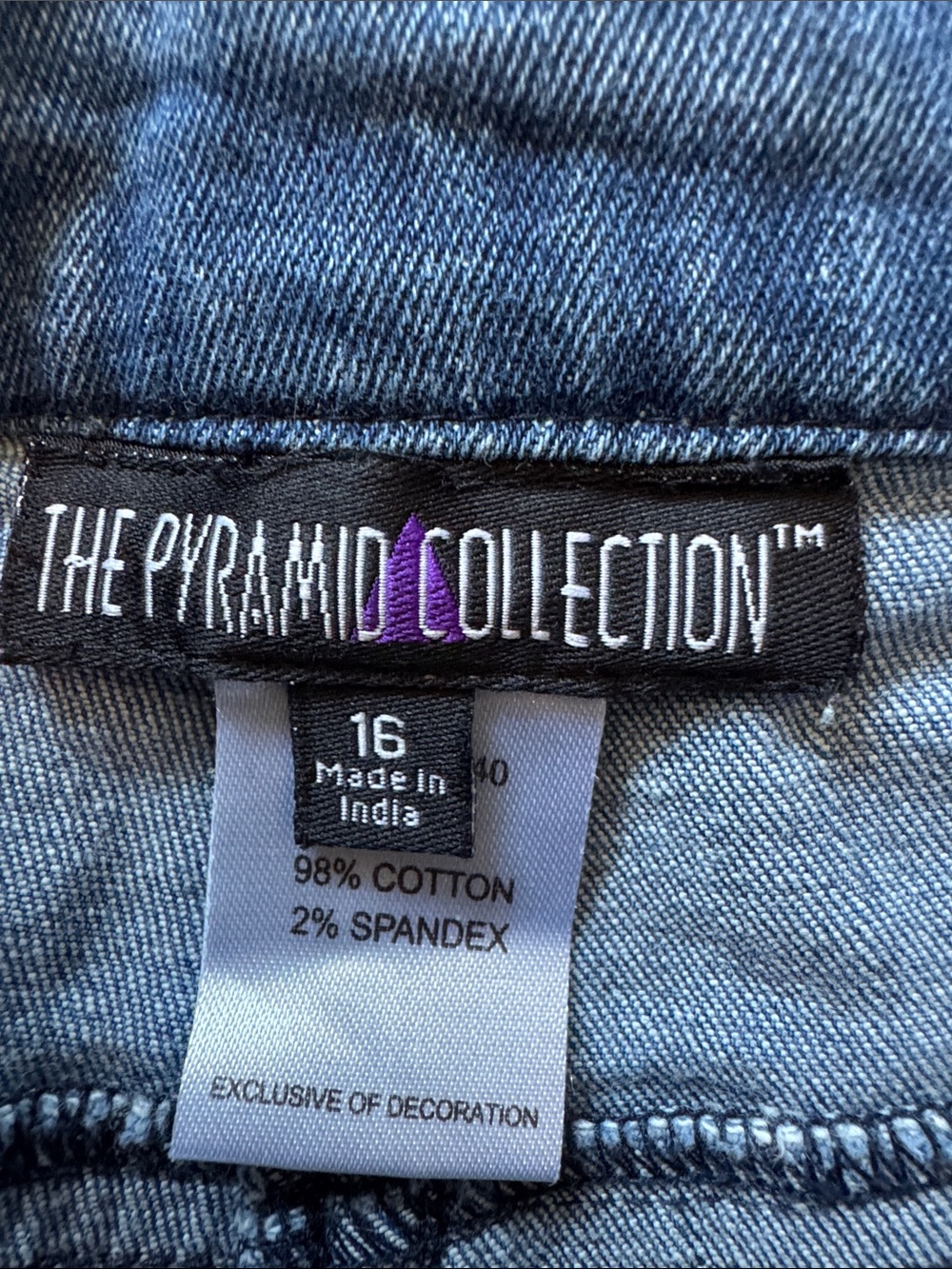 The Pyramid Collection Blue Wide-Leg Jeans with Red Floral Embroidery Size: 16 - Picture 2 of 11